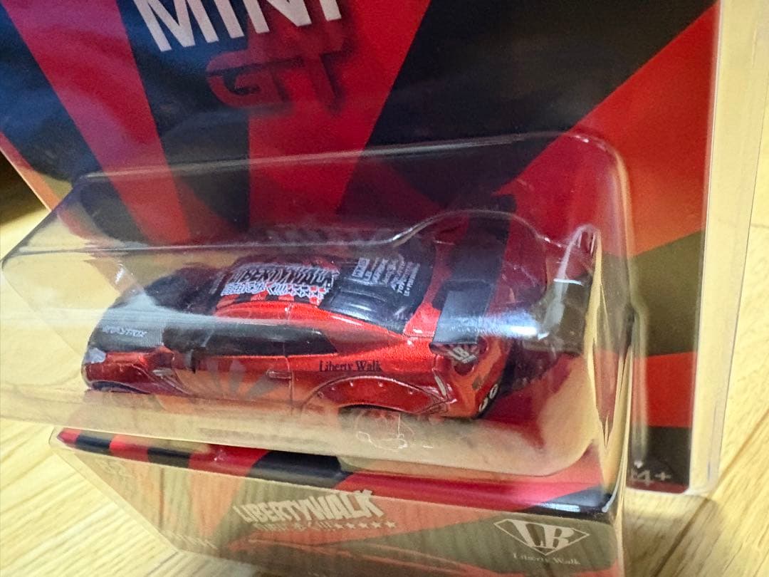 MINI-GT LBWK 日産 GT-R R35 キャンディレッド 限定版
