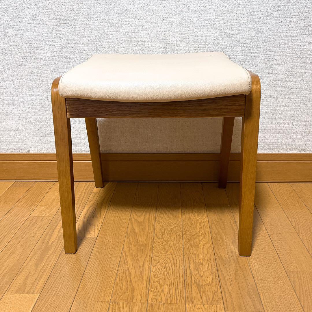 美品 カリモク　CT0406　スタッキングチェア　スツール