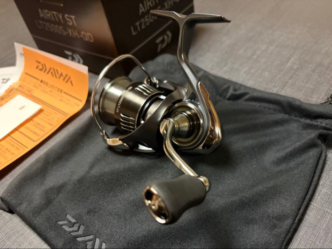 リール DAIWA AIRITY ST LT2500S-XH-QD