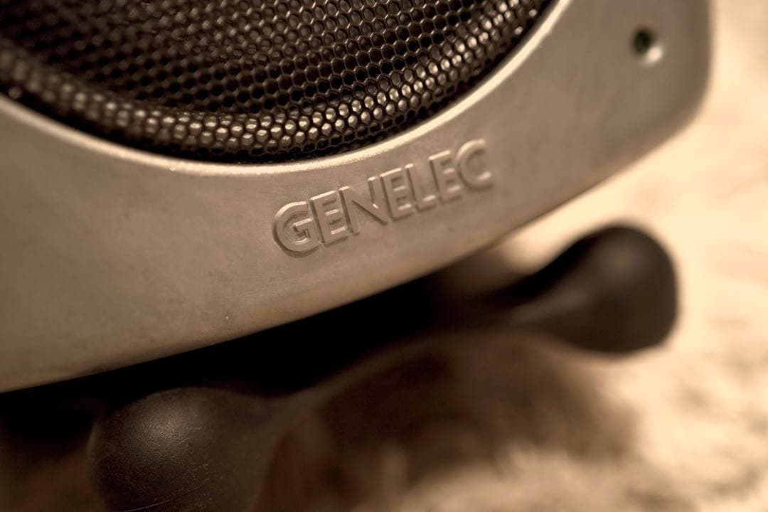 GENELEC 8030CRw ペア スタジオモニタースピーカー