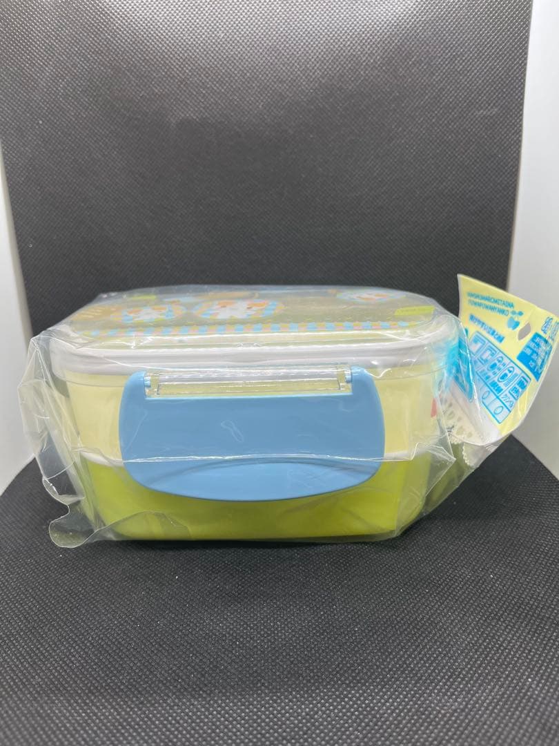 【新品未開封】マシュマロみたいなふわふわにゃんこ　弁当箱　ランチボックス