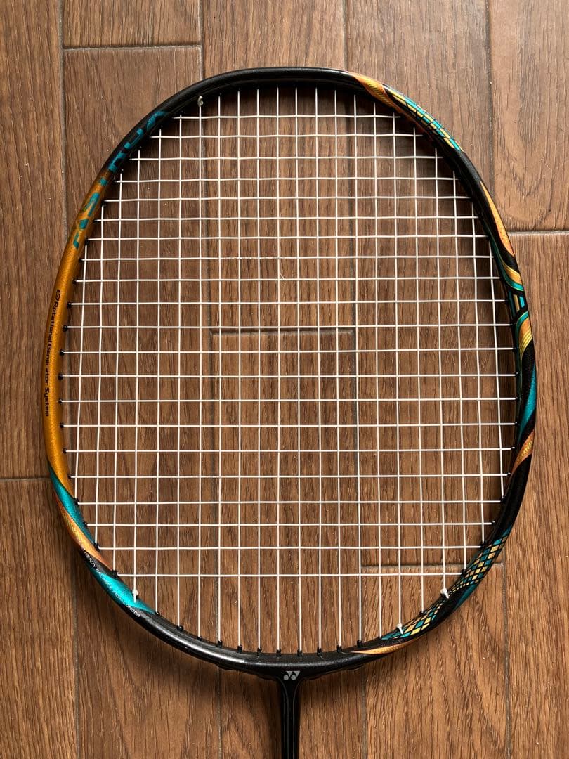 【美品】YONEX ASTROX バドミントンラケット 4本セット