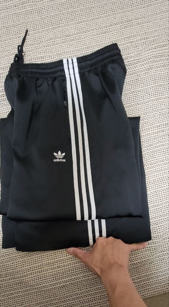 adidas オーバーサイドトラックパンツ Sサイズ ブラック