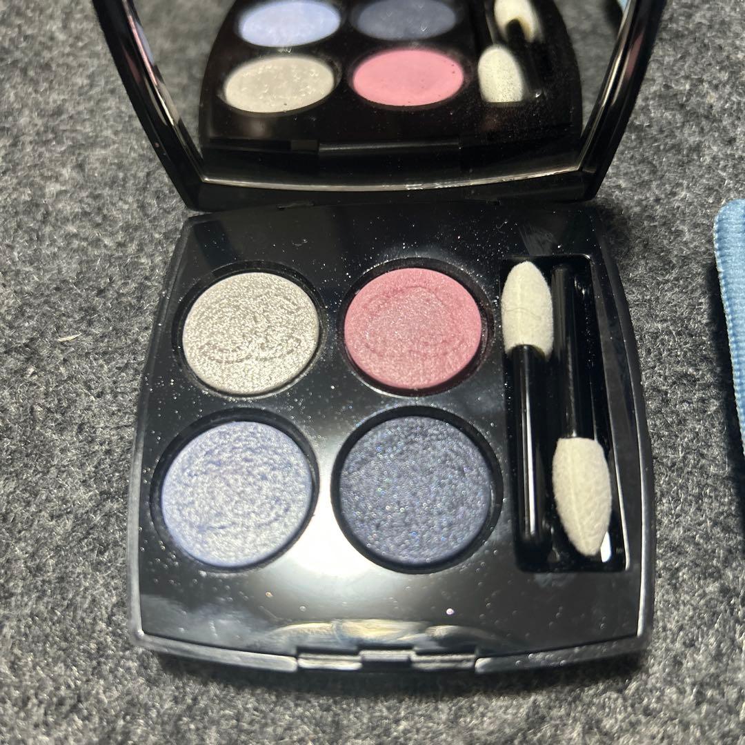 CHANEL シャネル　レ キャトル オンブル　19 デニム ドリーム
