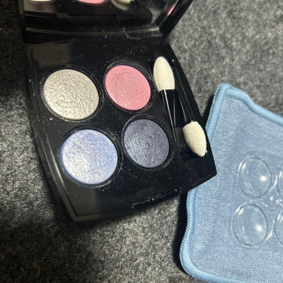 CHANEL シャネル　レ キャトル オンブル　19 デニム ドリーム