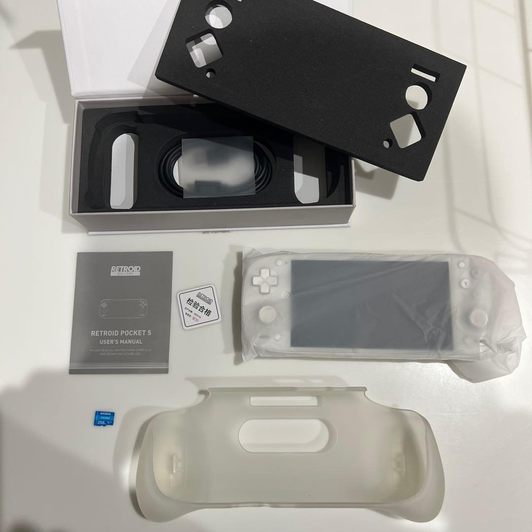 RETROID POCKET5 ホワイト　グリップ付き