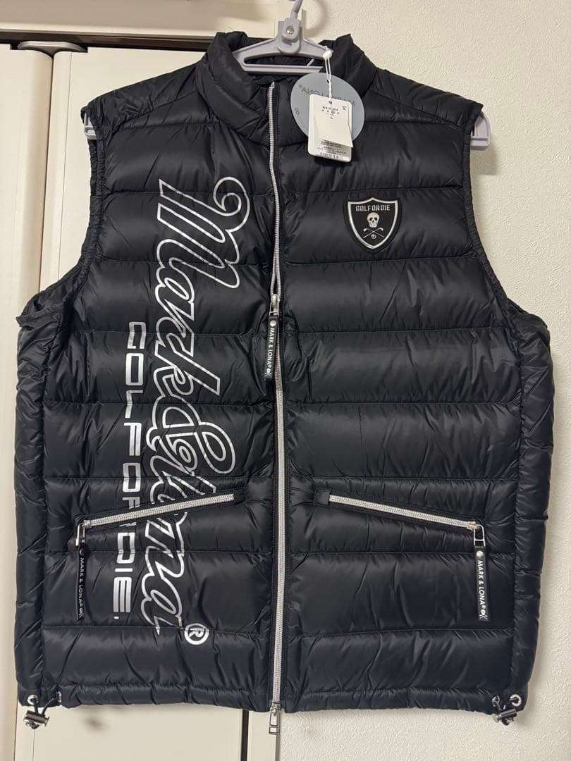【新品】MARK & LONA ダウンベスト 　スカル ワッペン 黒 ゴルフ