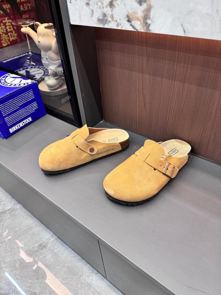 Birkenst○ck スエード クロッグサンダル イエロー