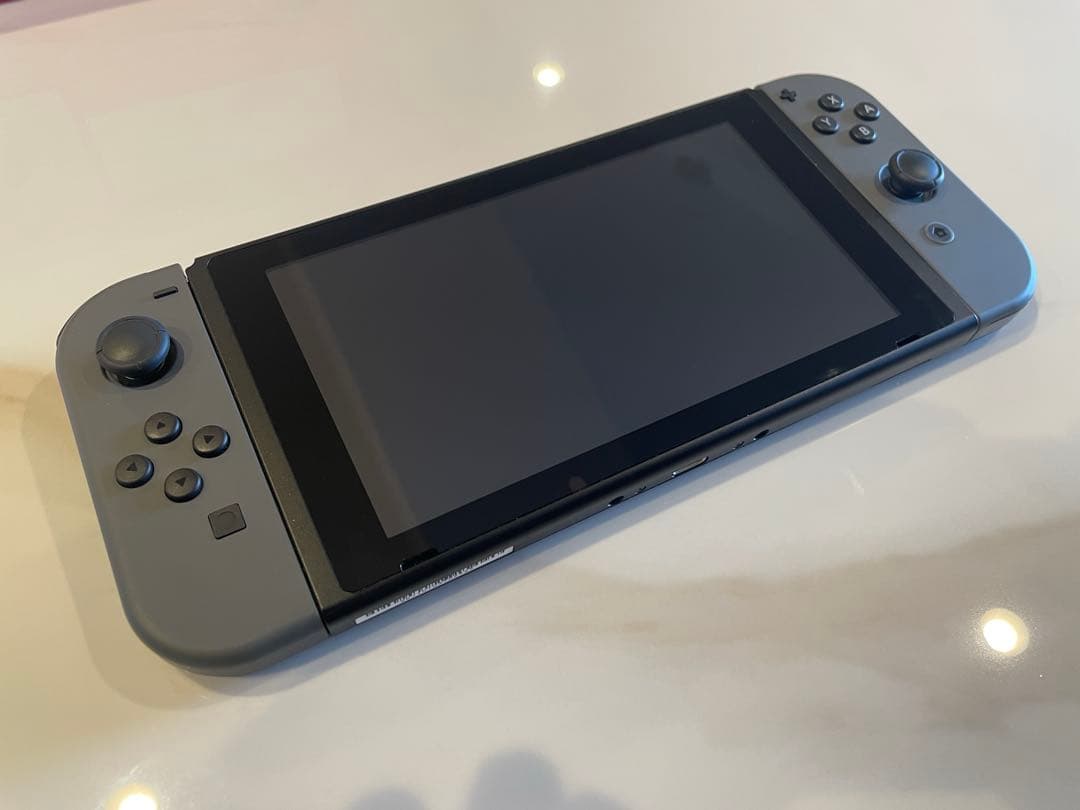 【美品・新モデル】Nintendo Switch グレー 付属品付きSDカード