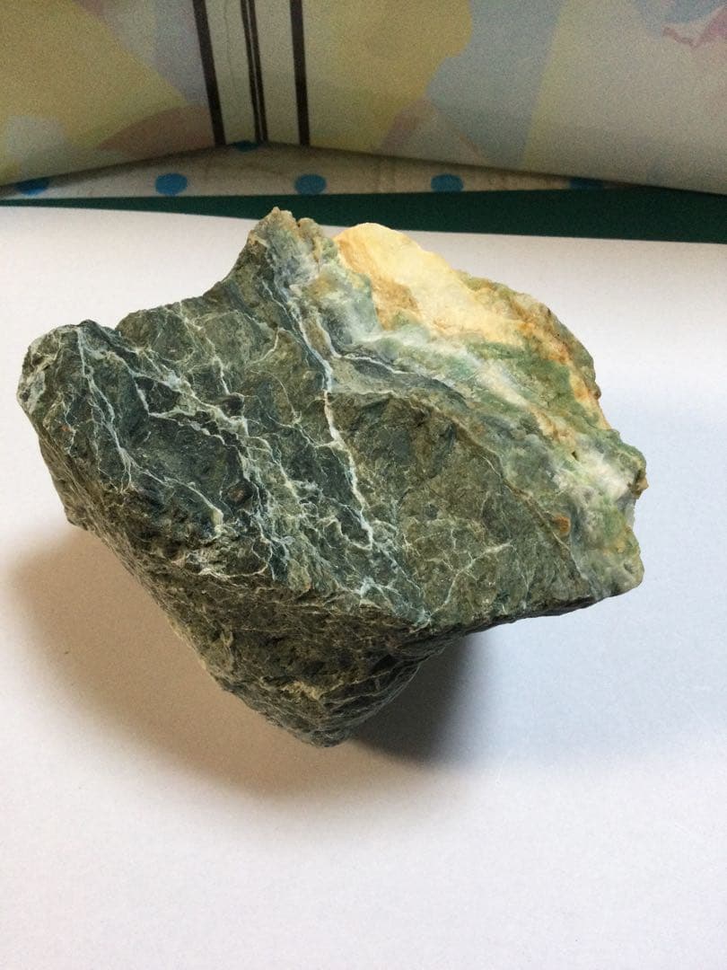 日高翡翠原石　996.5g 水晶　観賞石