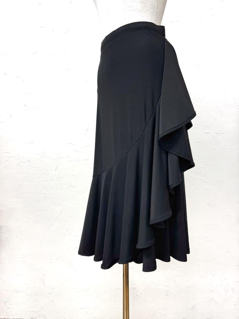 【ラテン】新品　中丈　フリル　社交ダンス　スカートｂ693