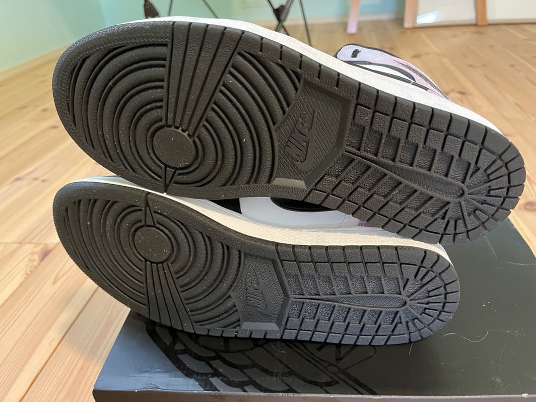 ナイキNIKE AIRJORDAN 1 MID SE 28cmUK9屋外使用なし
