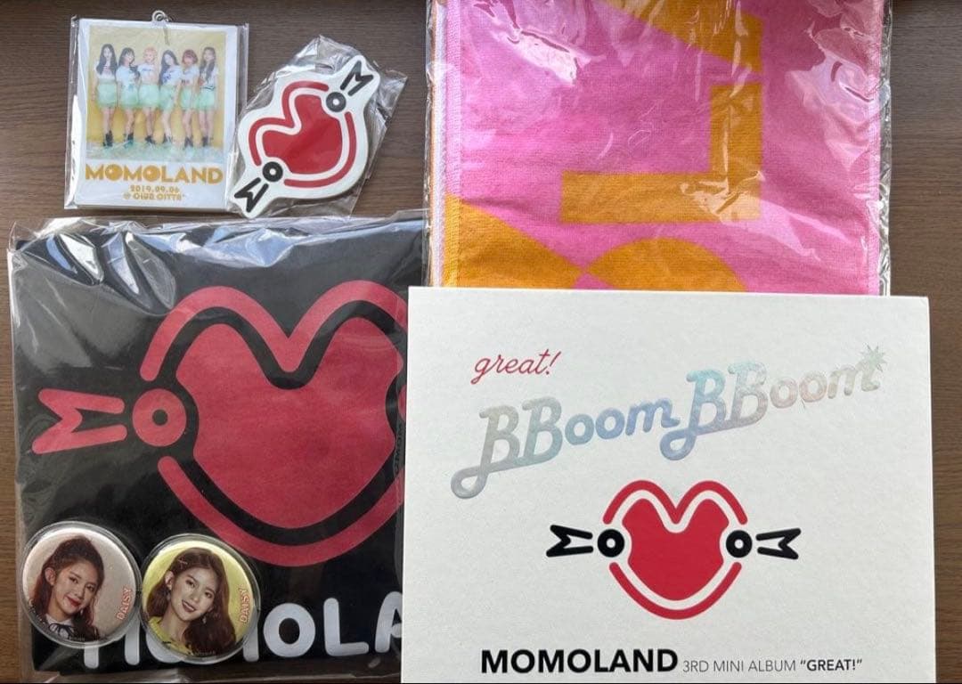 MOMOLANDグッズ、CD多数セット