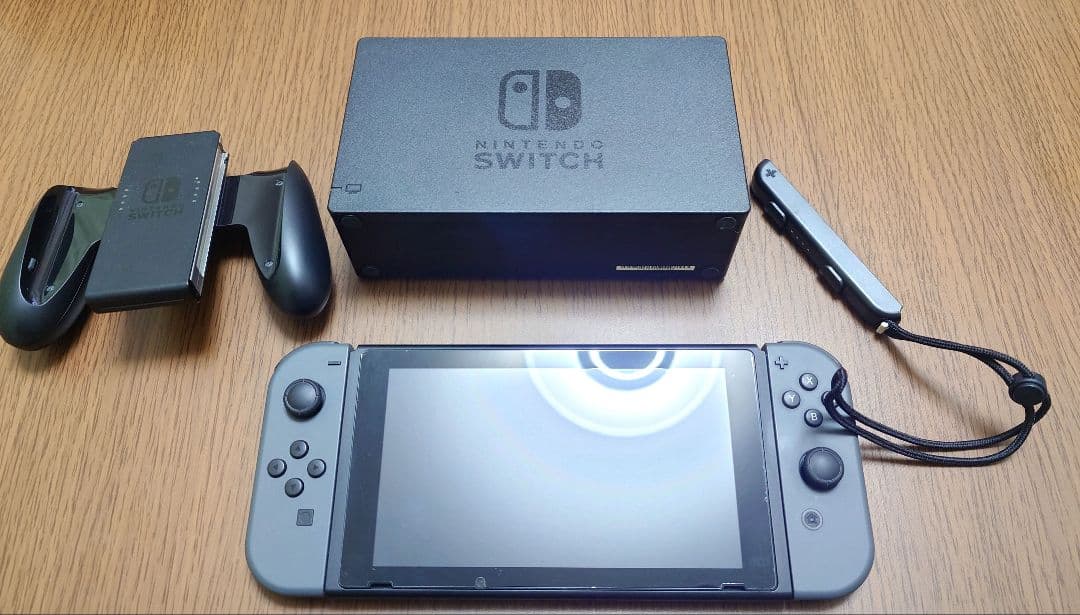 Nintendo Switch本体 美品 フィルム貼付 付属品完備