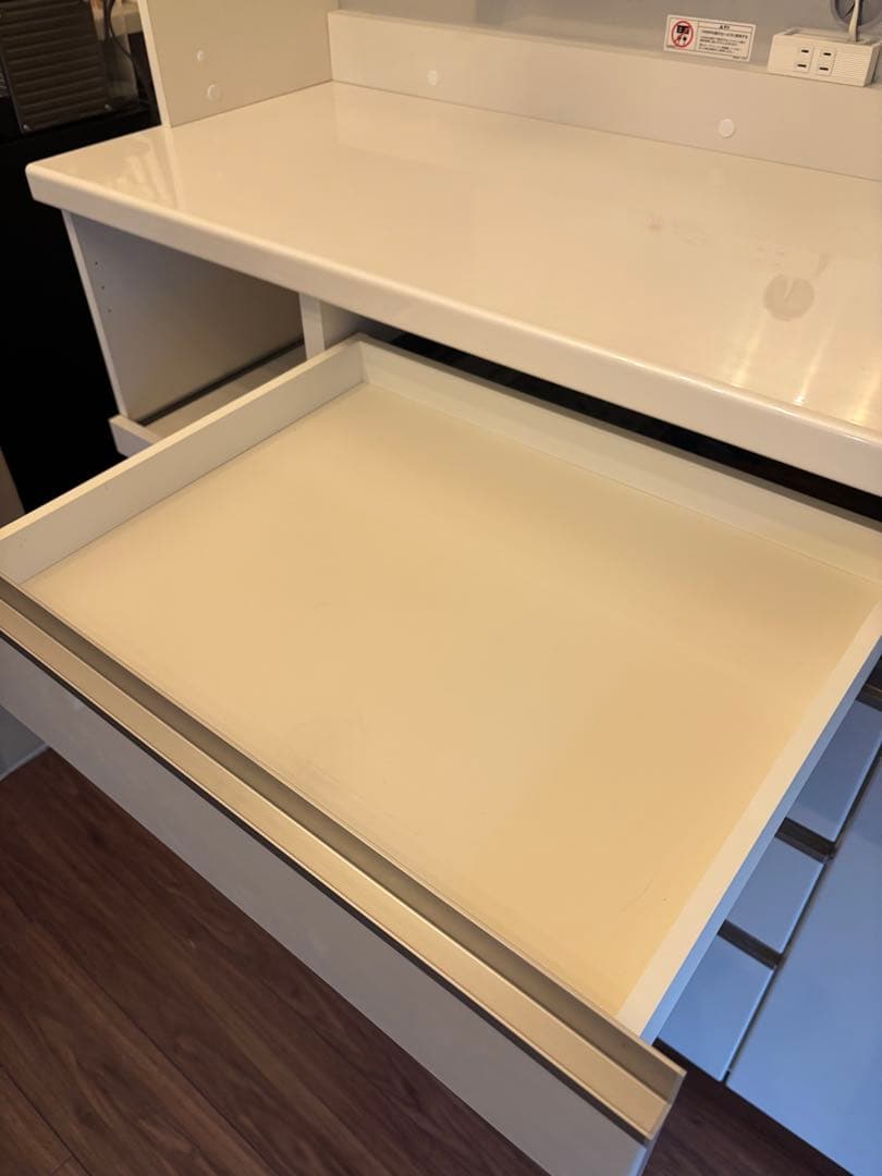 極美品　パモウナ　食器棚　幅1400
