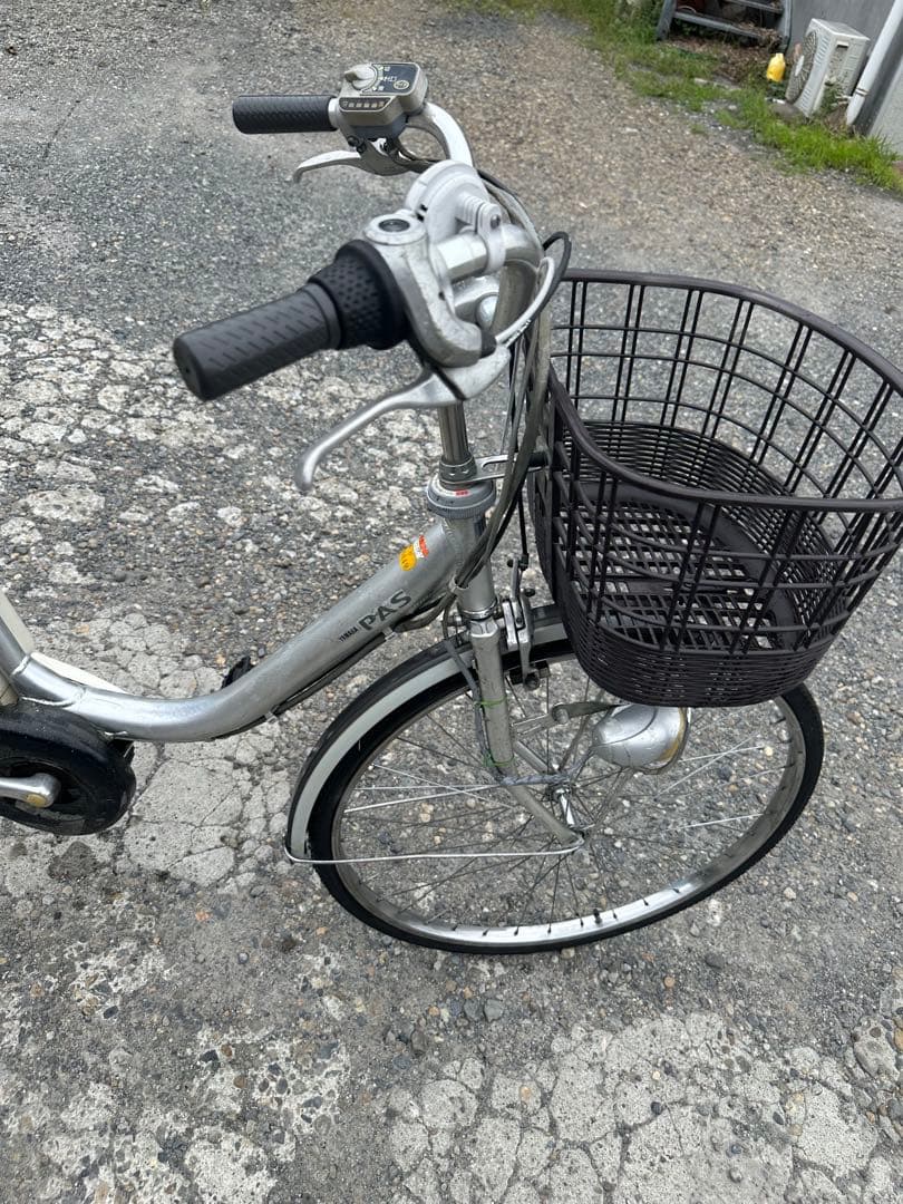 シルバー 電動アシスト自転車 バスケット付き