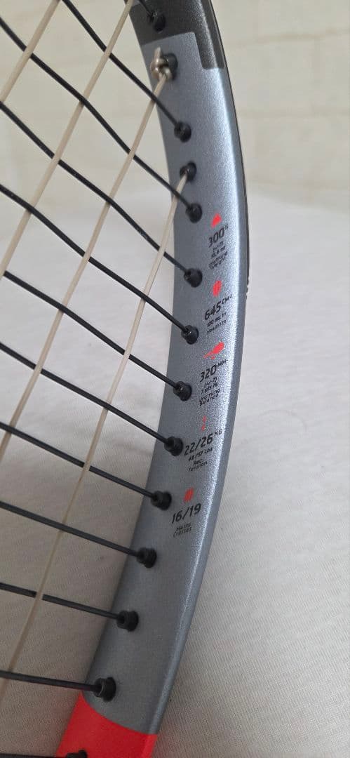 Babolat ピュアストライク 100テニスラケット 300g 16/19