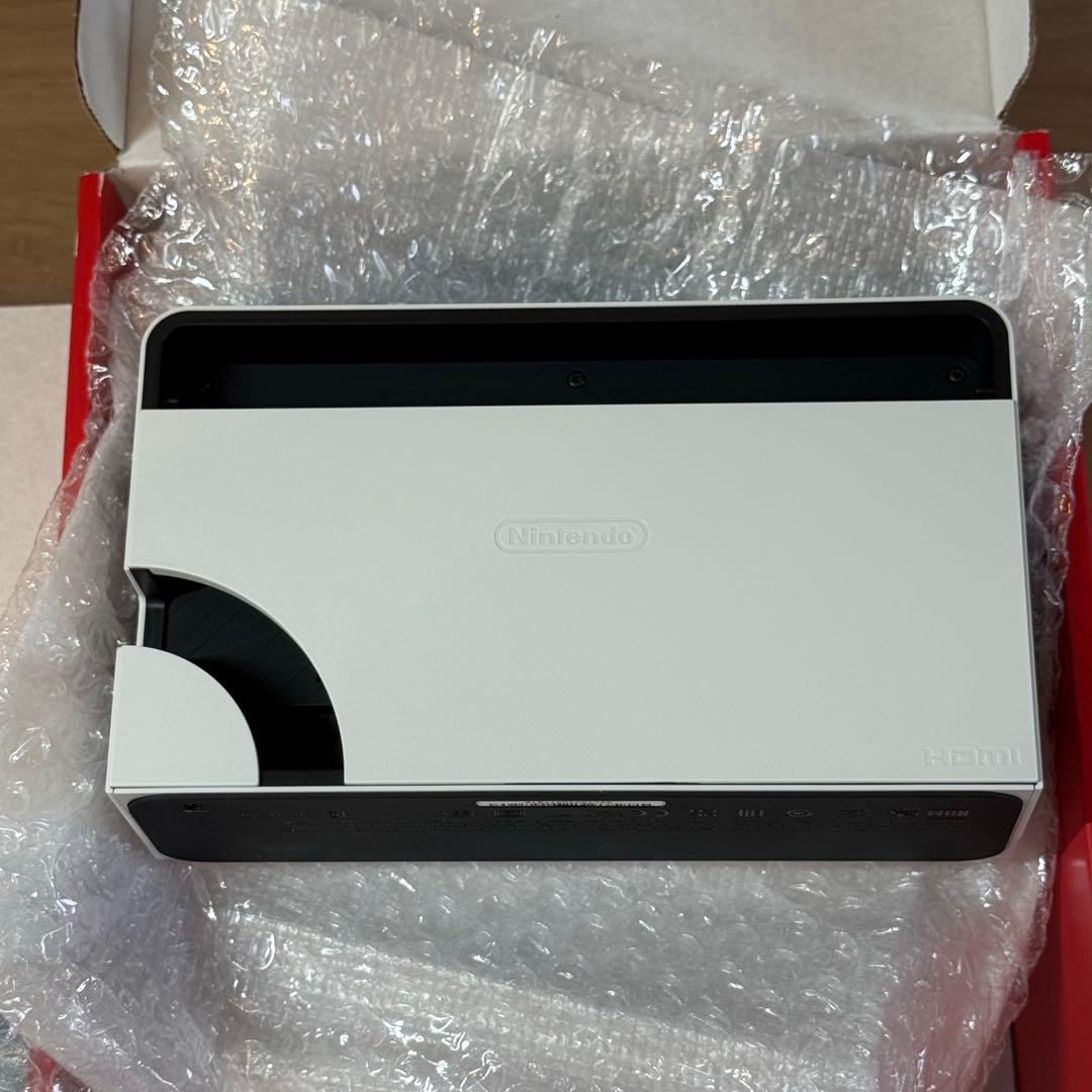 7-135【美品】Switch 本体 有機EL Joy-Con ホワイト 箱付き