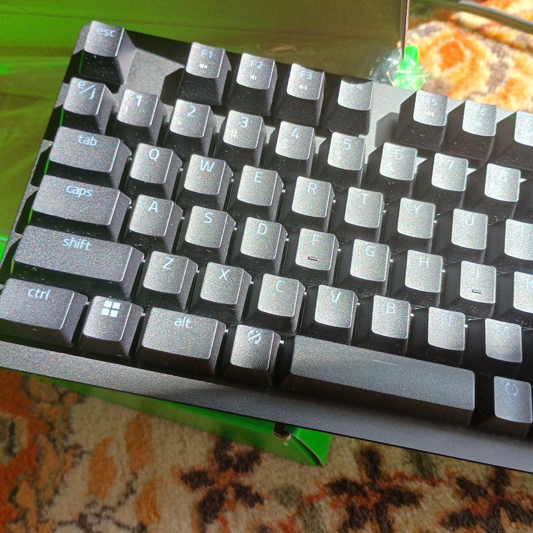 Razer HUNTSMAN V2 TENKEYLESS ゲーミングキーボード