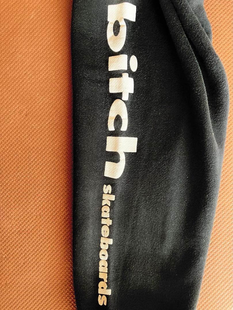 bitch skateboards パーカー