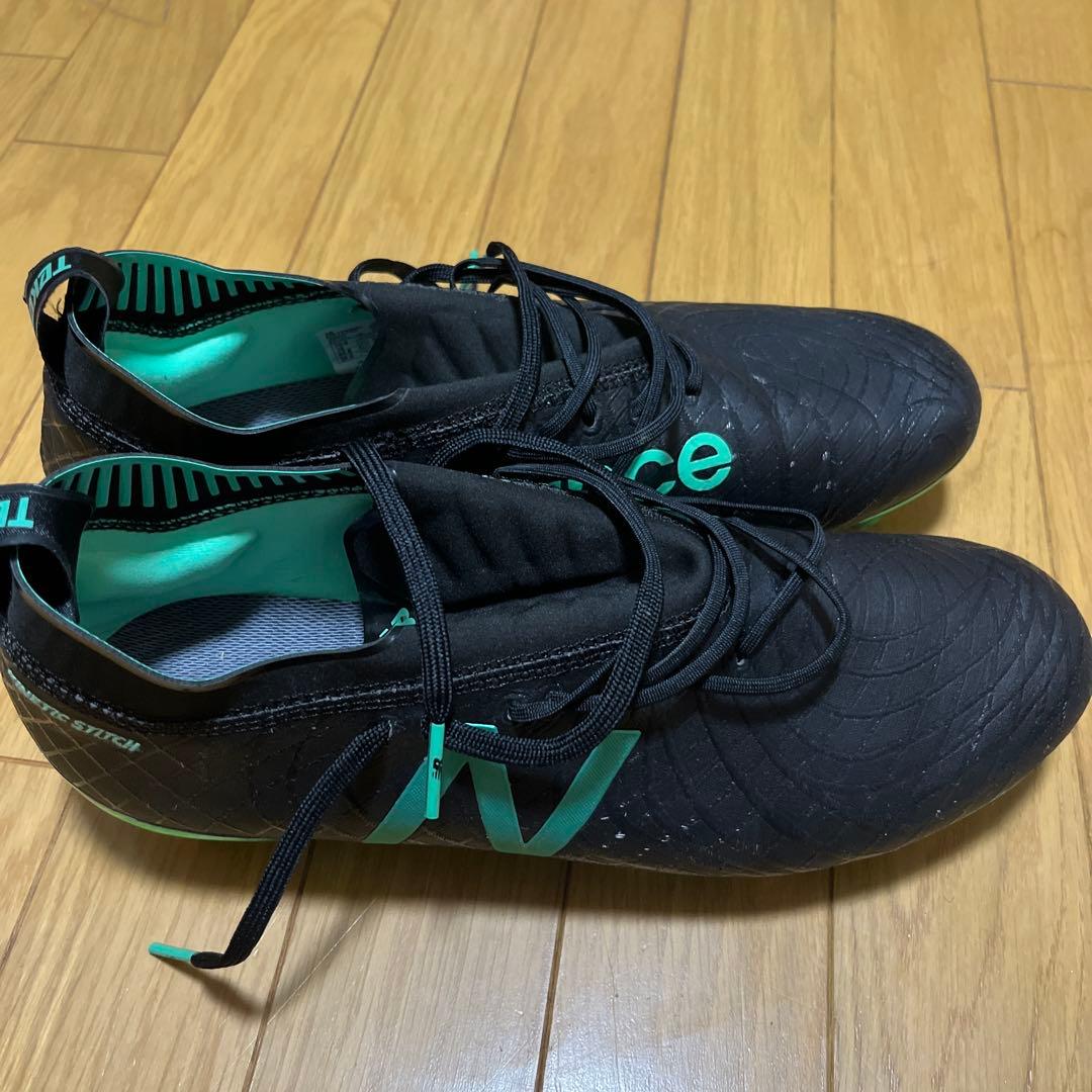 New Balance Kinetic Strike サッカーシューズ