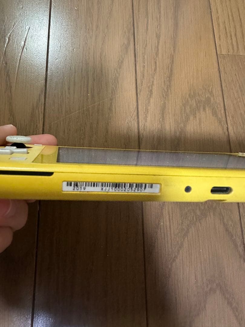 そ*う様 【ジャンク】Switch Lite 黄 右スティック故障