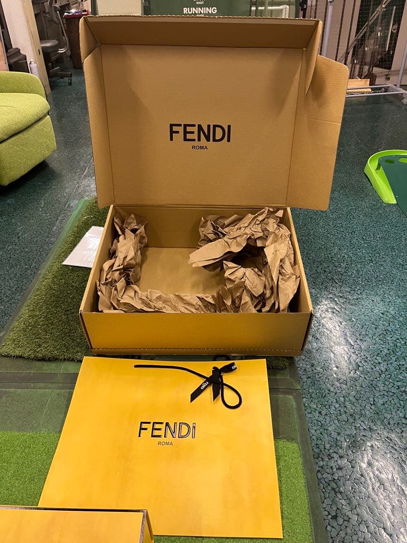 【新品未使用】FENDI フェンディ メロン スモール 2024 ピーグリーン