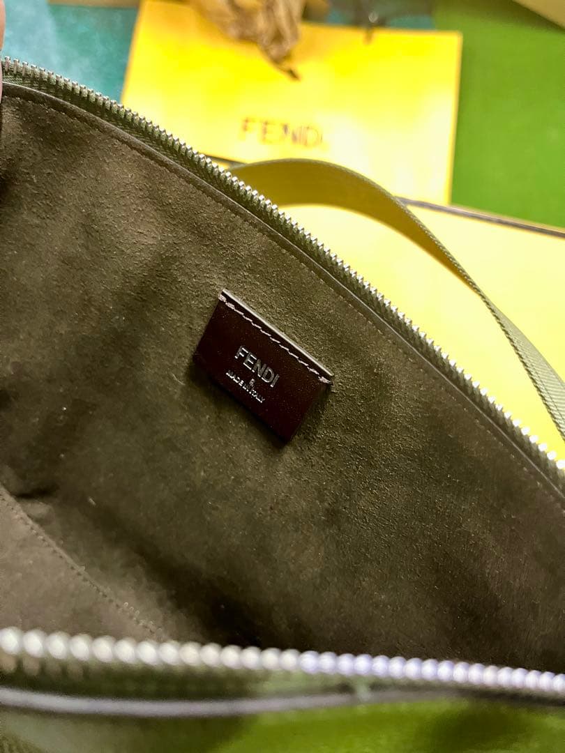 【新品未使用】FENDI フェンディ メロン スモール 2024 ピーグリーン