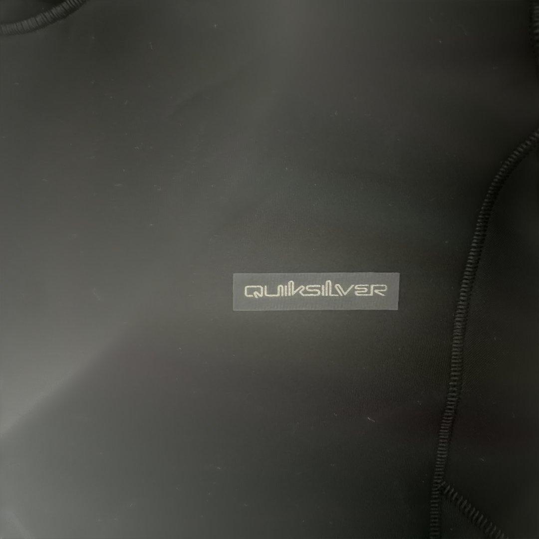 Quiksilver 黒 長袖 タッパー
