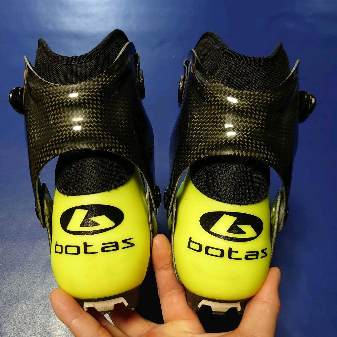 日本未販売　NNN BOTAS カーボンローラースキーブーツ　EU38