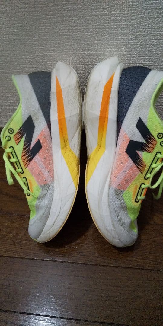 ニューバランス FuelCell SC Elite V4