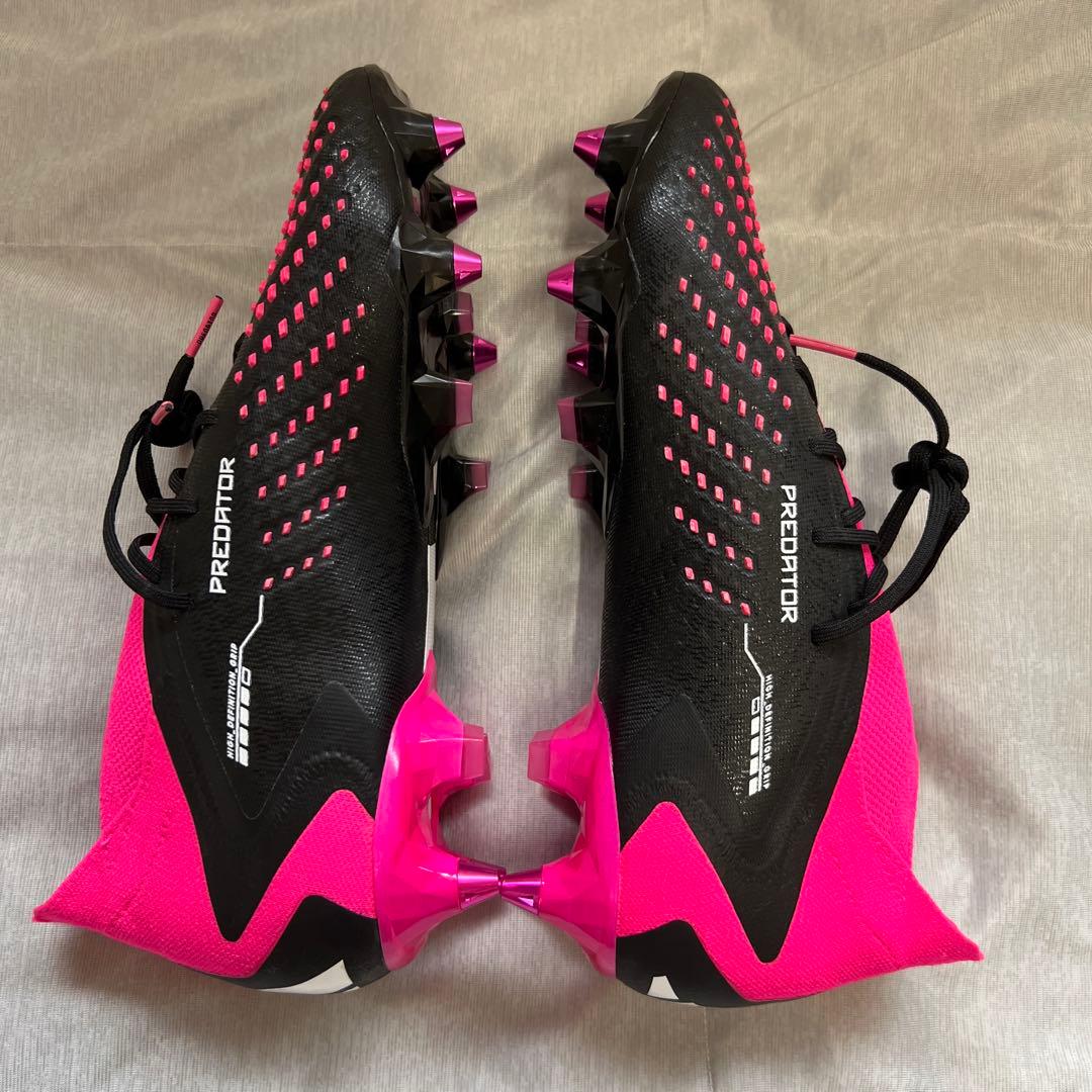 トップモデル未使用Adidas Predator サッカースパイクSG 26.5