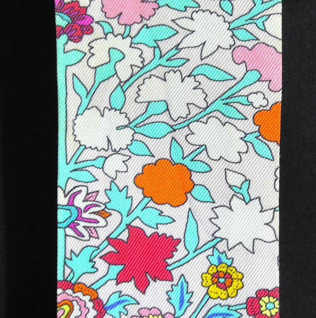HERMES エルメス　ツイリースカーフ　D552