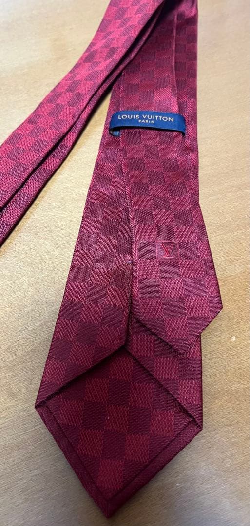【美品】LOUIS VUITTON ネクタイ　箱　リボン付き