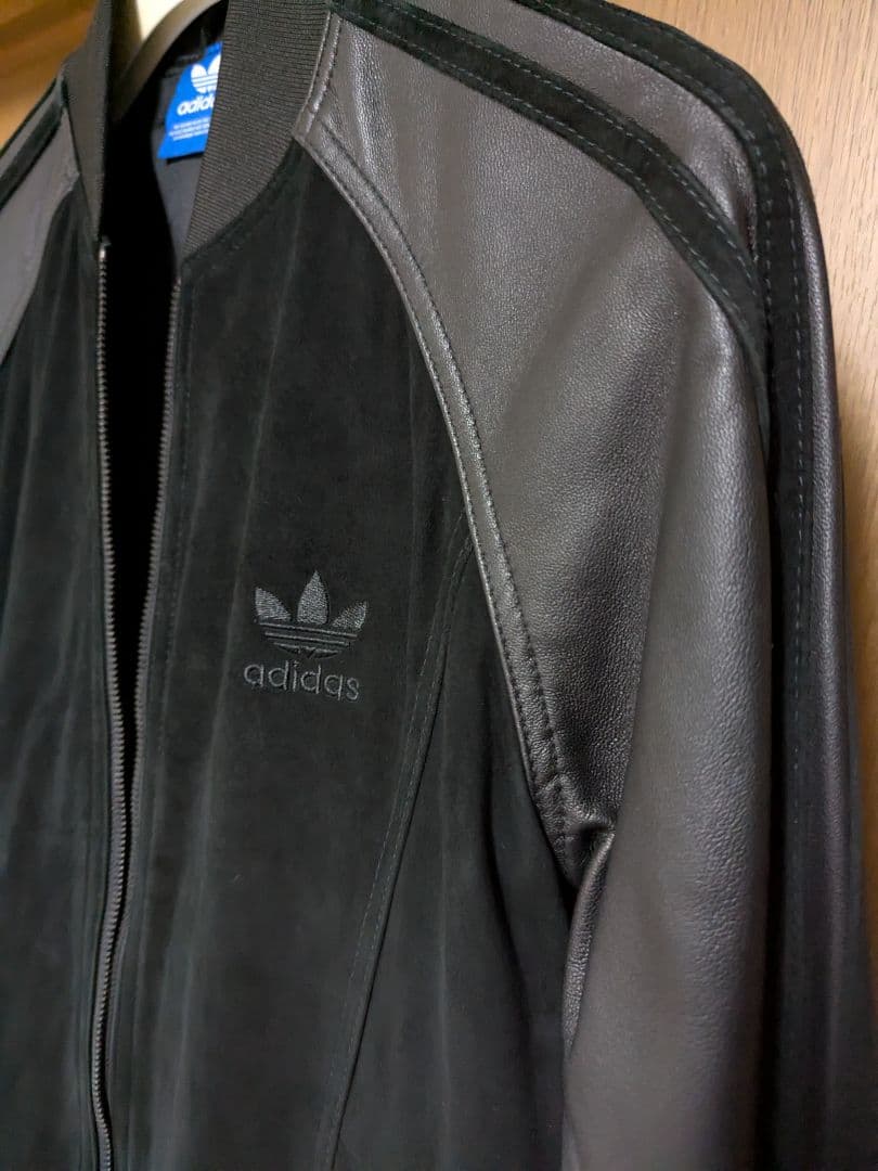 adidas レザージャケット 黒　XS