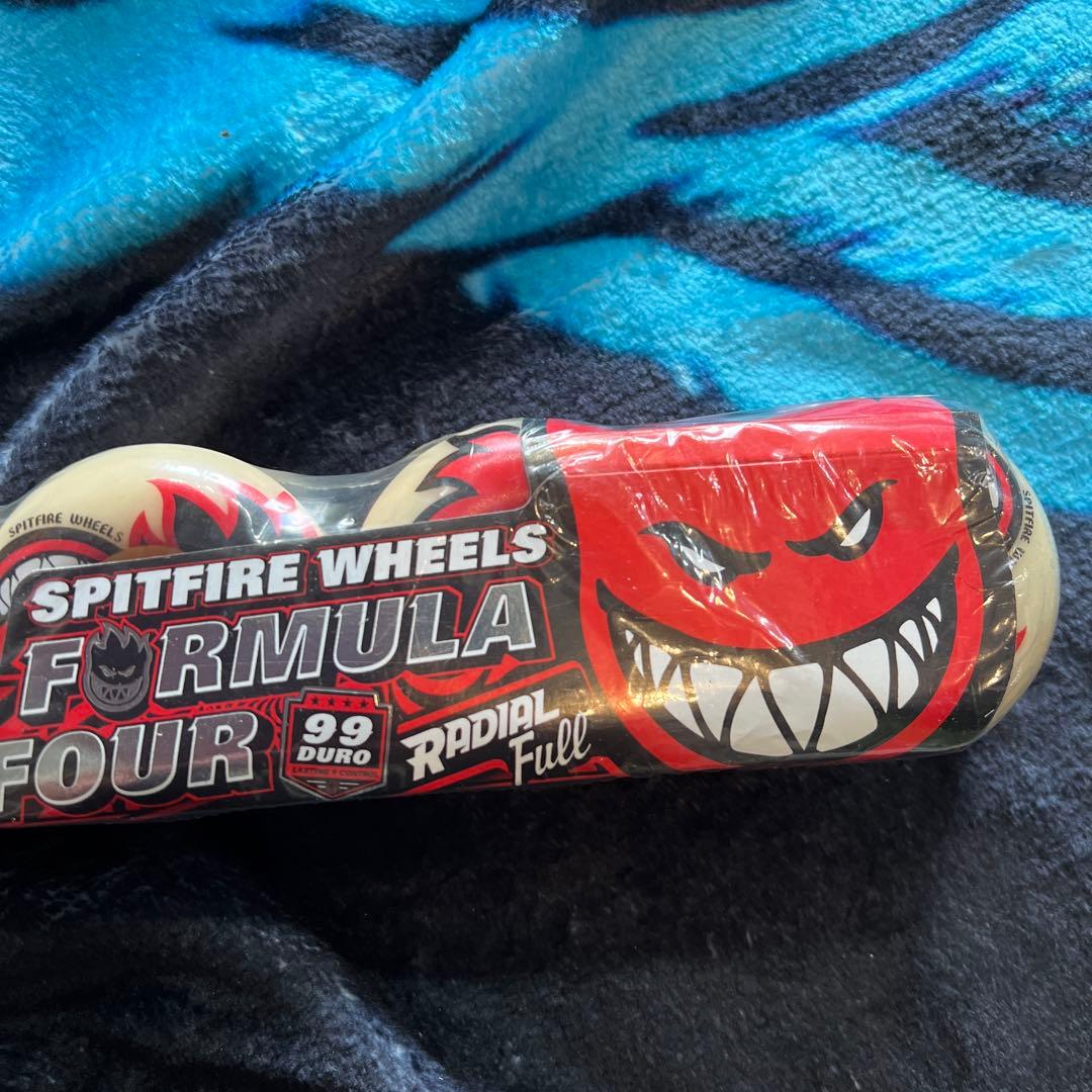Spitfire フォーマル4 RADIAL FULL 56mm99Duro