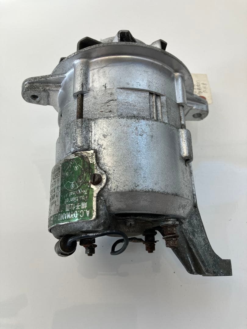 H31セドリック用オルタネーター 中古