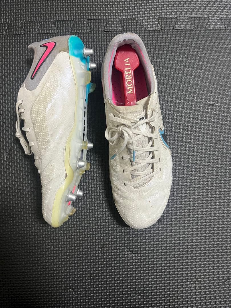 NIKEサッカースパイクティエンポ9