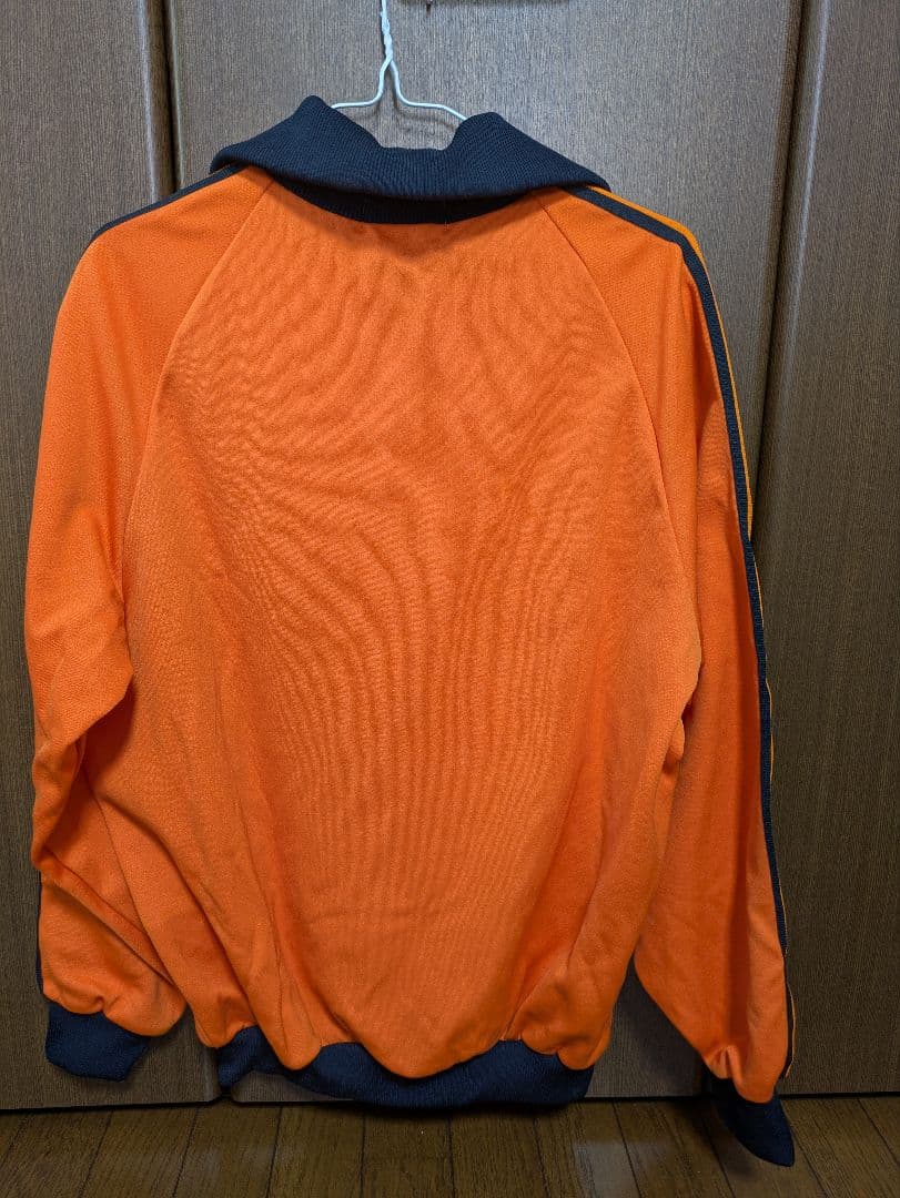 adidas トラックジャケット オレンジ 7号