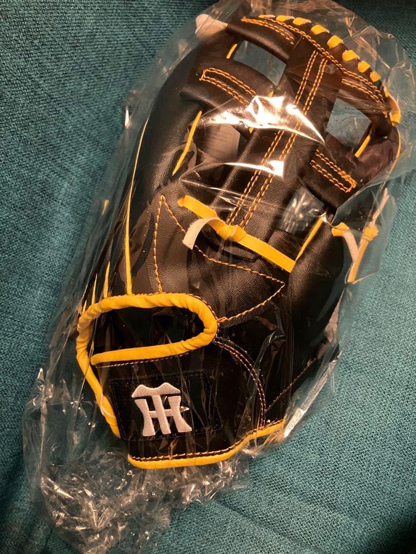 阪神タイガース　グローブ　ロゴ　12インチ　大人用
