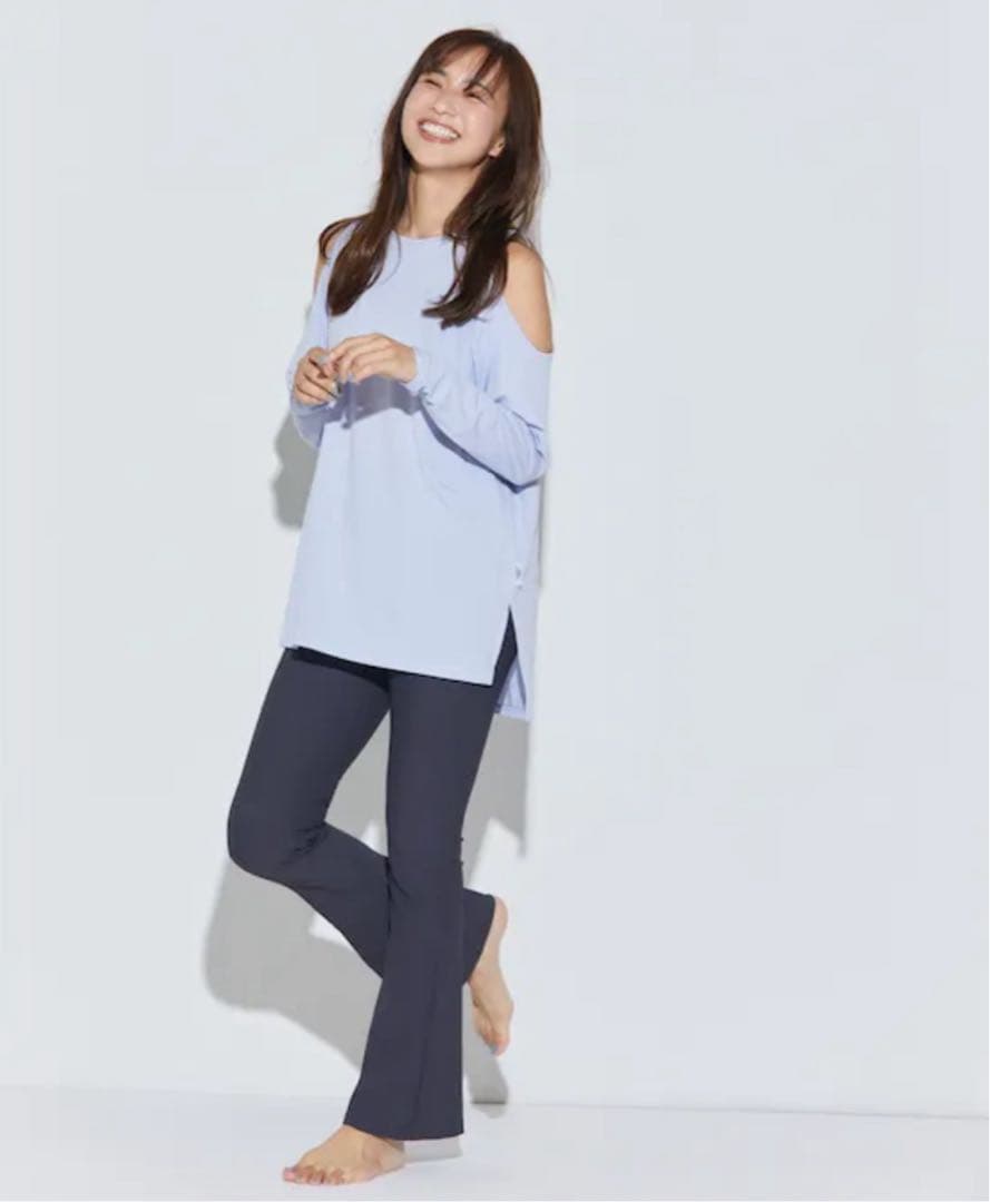 優木まおみ　julier ヨガウェア