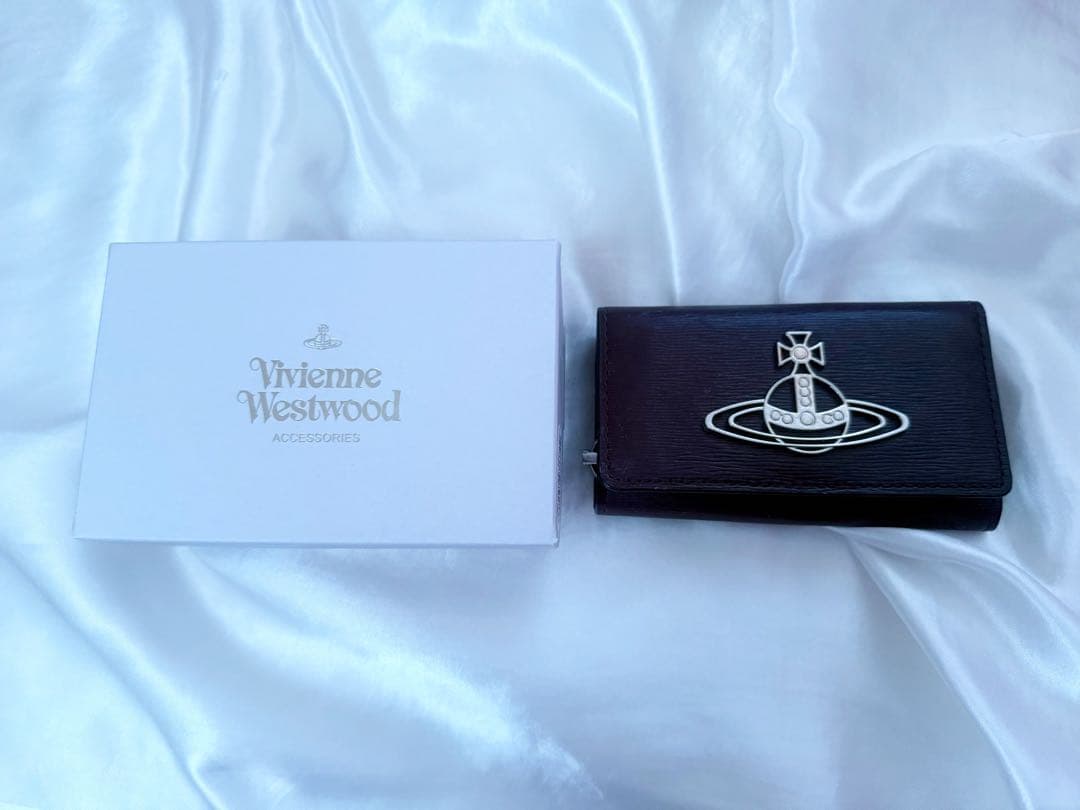 【ほぼ新品未使用】Vivienne Westwoodキーケース 箱付き