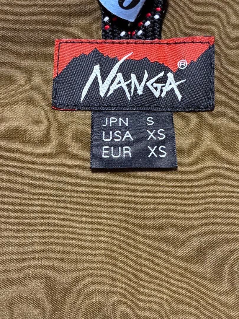 NANGA ダウンベスト コヨーテ色