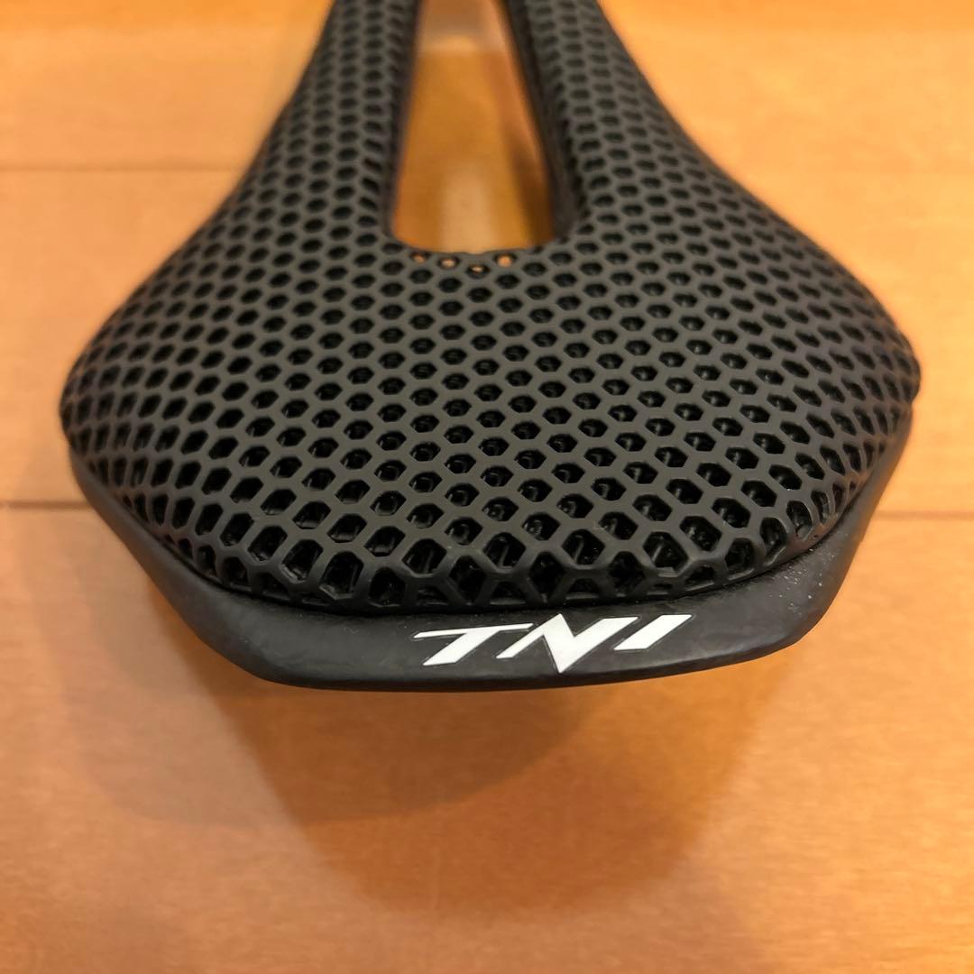 TNI 3D printing カーボンサドル
