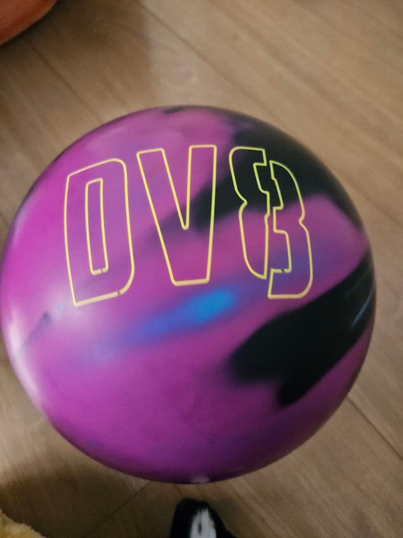 DV8 MANTRA ボウリングボール 15ポンド ブラック/ブルー/フクシア