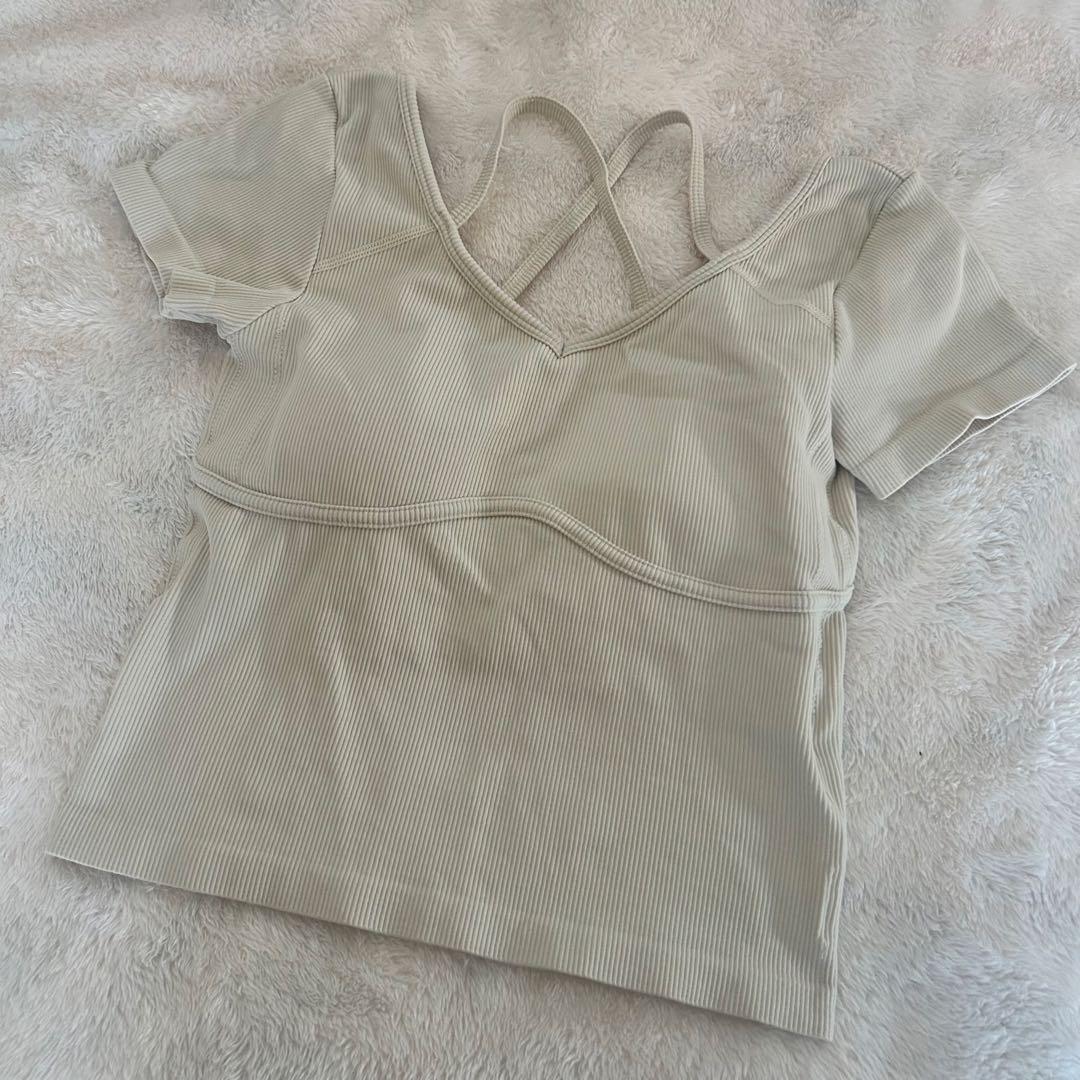 SUKALA カップ付き オープンネックニットTee アイボリー Sサイズ