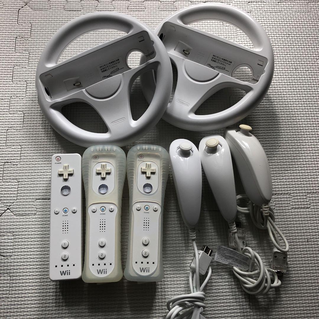 Wii 本体  リモコン　ヌンチャク　ハンドル