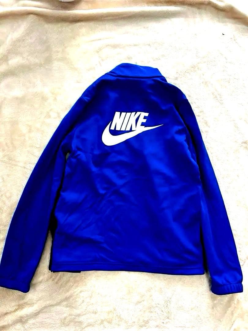 ☆NIKE スポーツウェア　ジャージ　上下セット　　子供　160