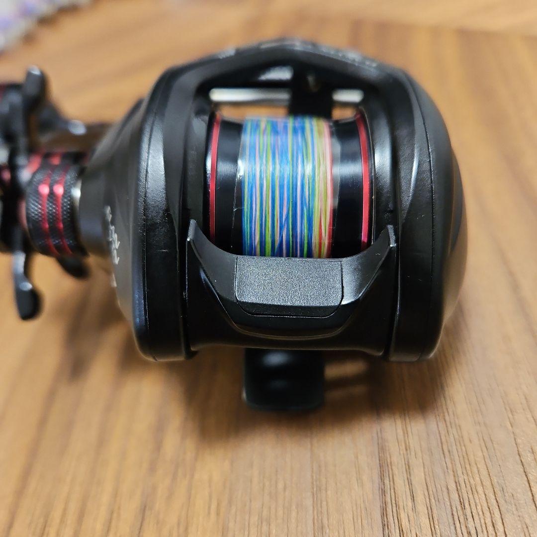 tailwalk ベイトリール 8.1:1 ブラック/レッドです中古
