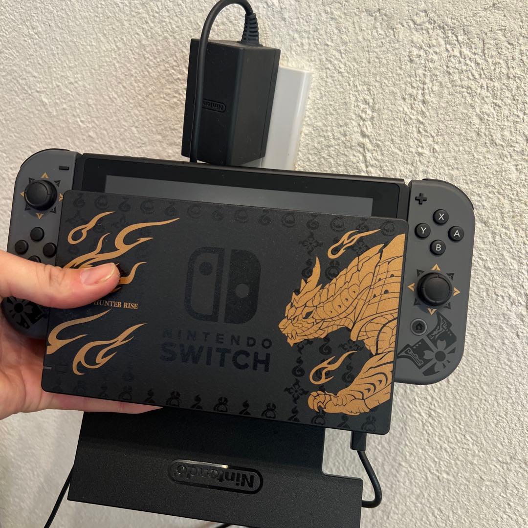 ほぼ未使用Nintendo Switch 本体 モンハンモデルコントローラー付き